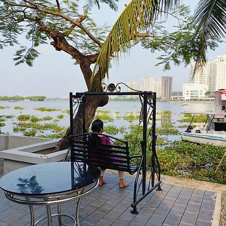 Marina Lounge Hotel Kochi Luaran gambar